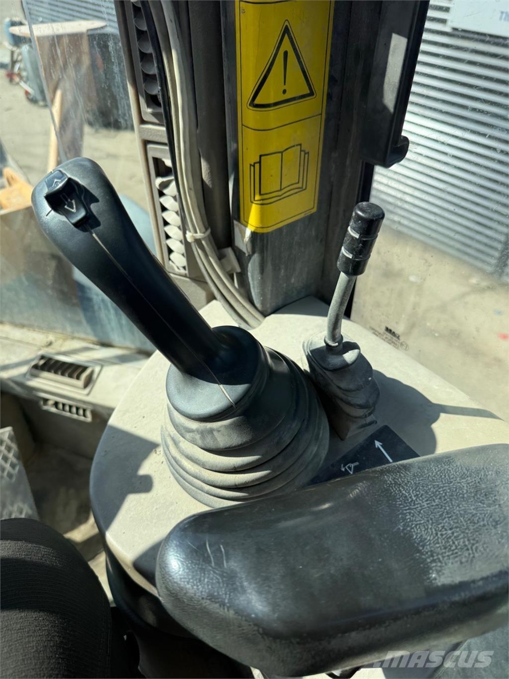 CASE 521D 輪胎式裝載機