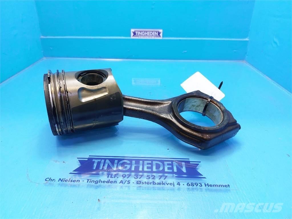 CASE 7010 引擎/發動機