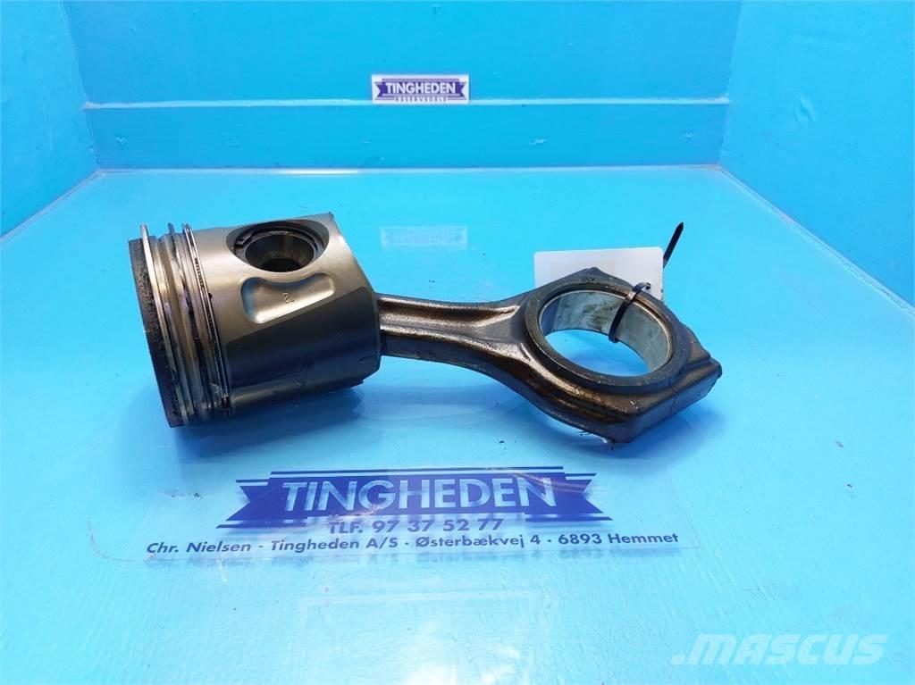 CASE 7010 引擎/發動機