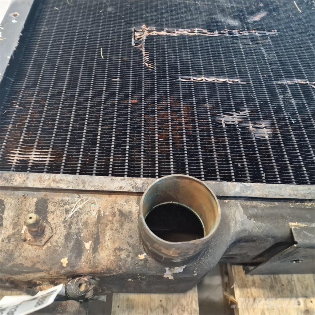 CASE 7130 散熱器/水箱