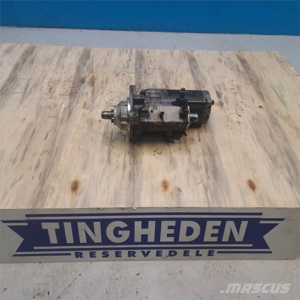 CASE 7130 電子設備