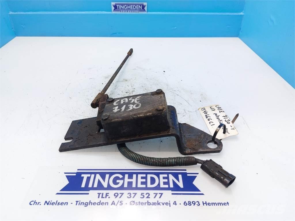 CASE 7130 電子設備