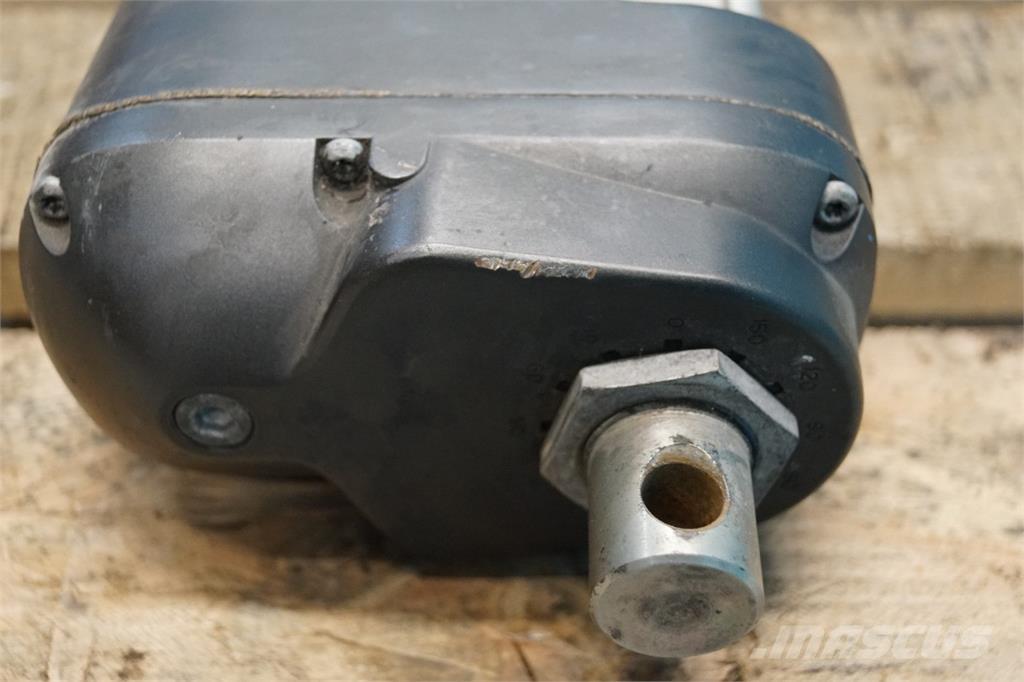 CASE 7240 電子設備