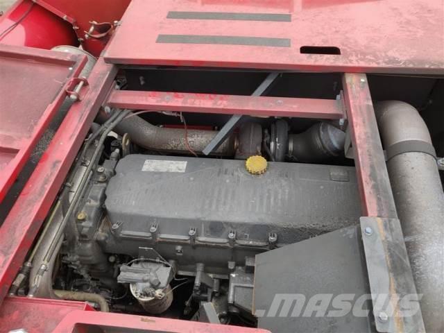 CASE 8010 聯合收穫機