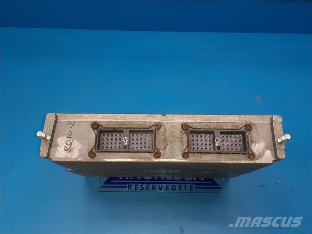 CASE 8010 電子設備