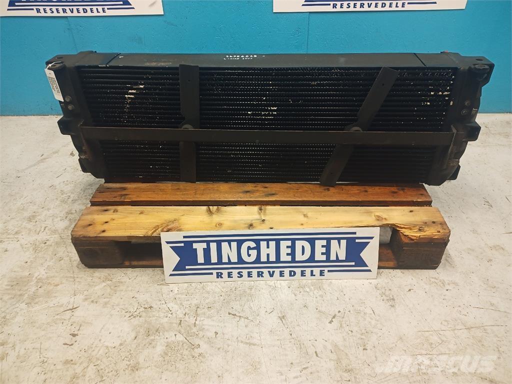 CASE 8010 散熱器/水箱