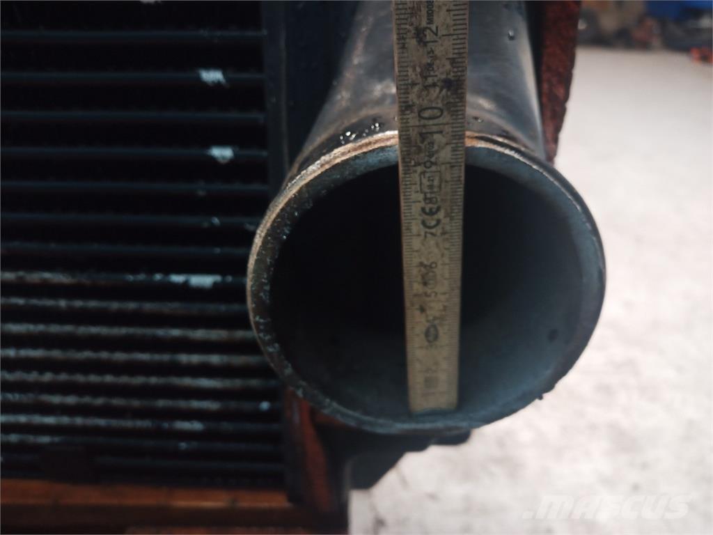 CASE 8010 散熱器/水箱