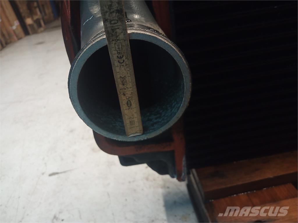 CASE 8010 散熱器/水箱