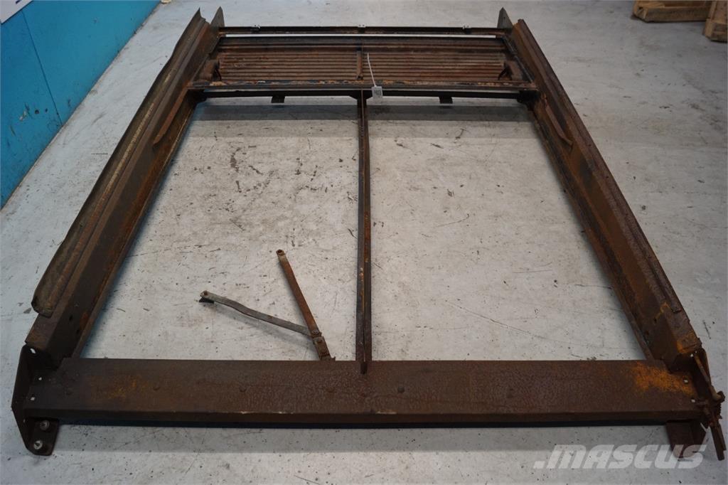 CASE 8010 砂鹽撒布機