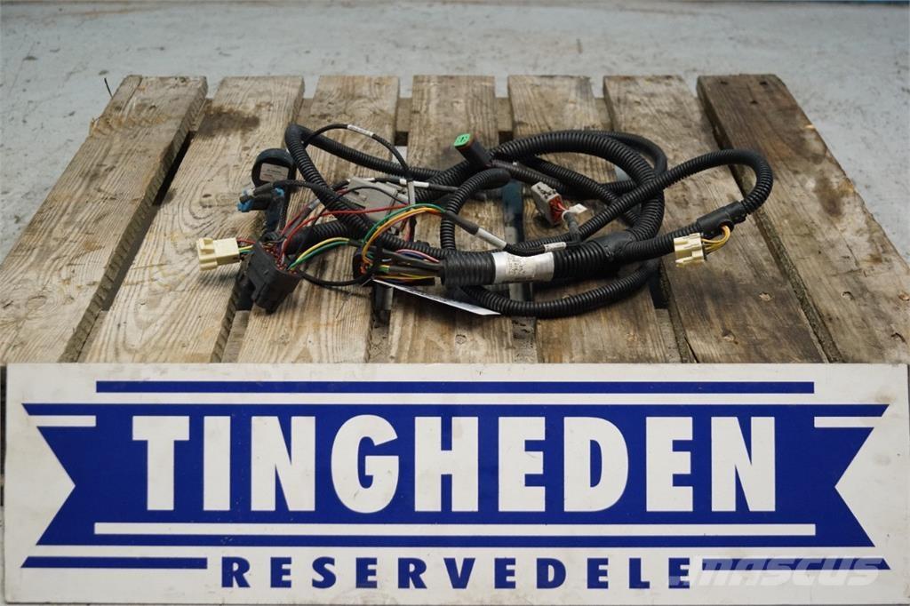 CASE 8010 電子設備