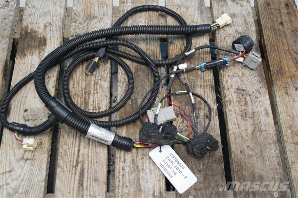 CASE 8010 電子設備