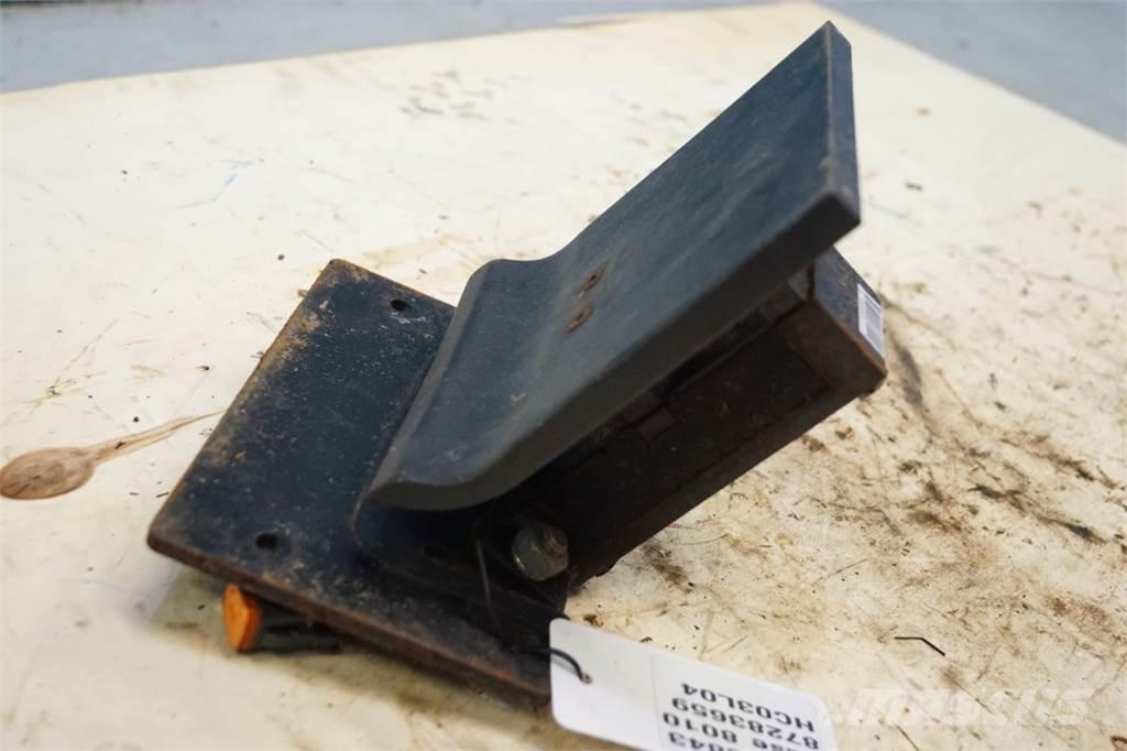 CASE 8010 電子設備