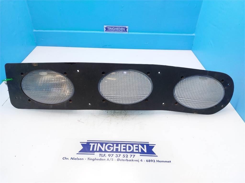 CASE 8010 電子設備