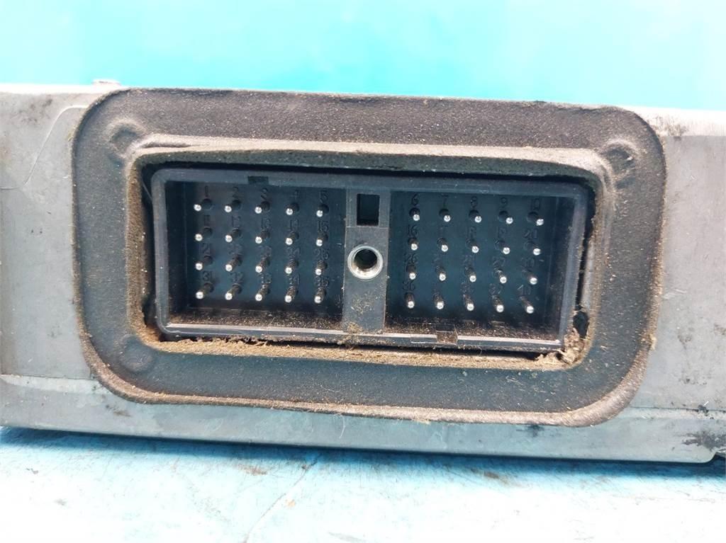 CASE 8010 AF 電子設備