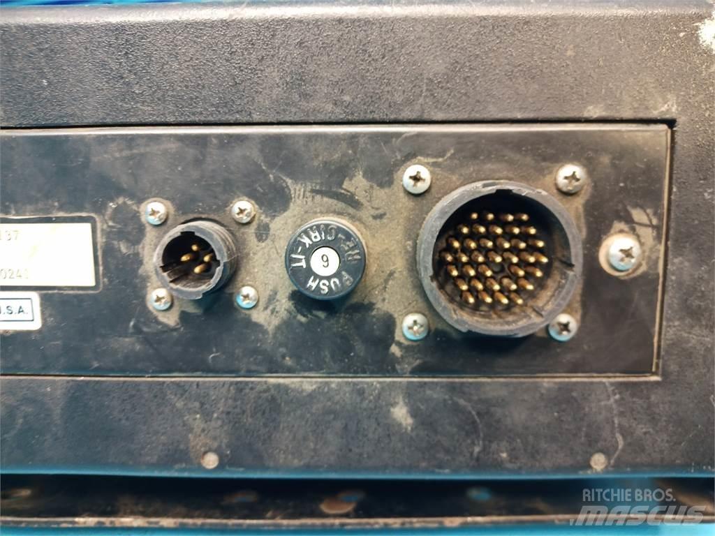 CASE 8590 電子設備