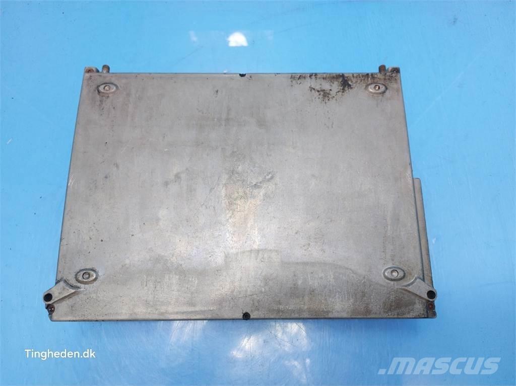 CASE 9120 電子設備