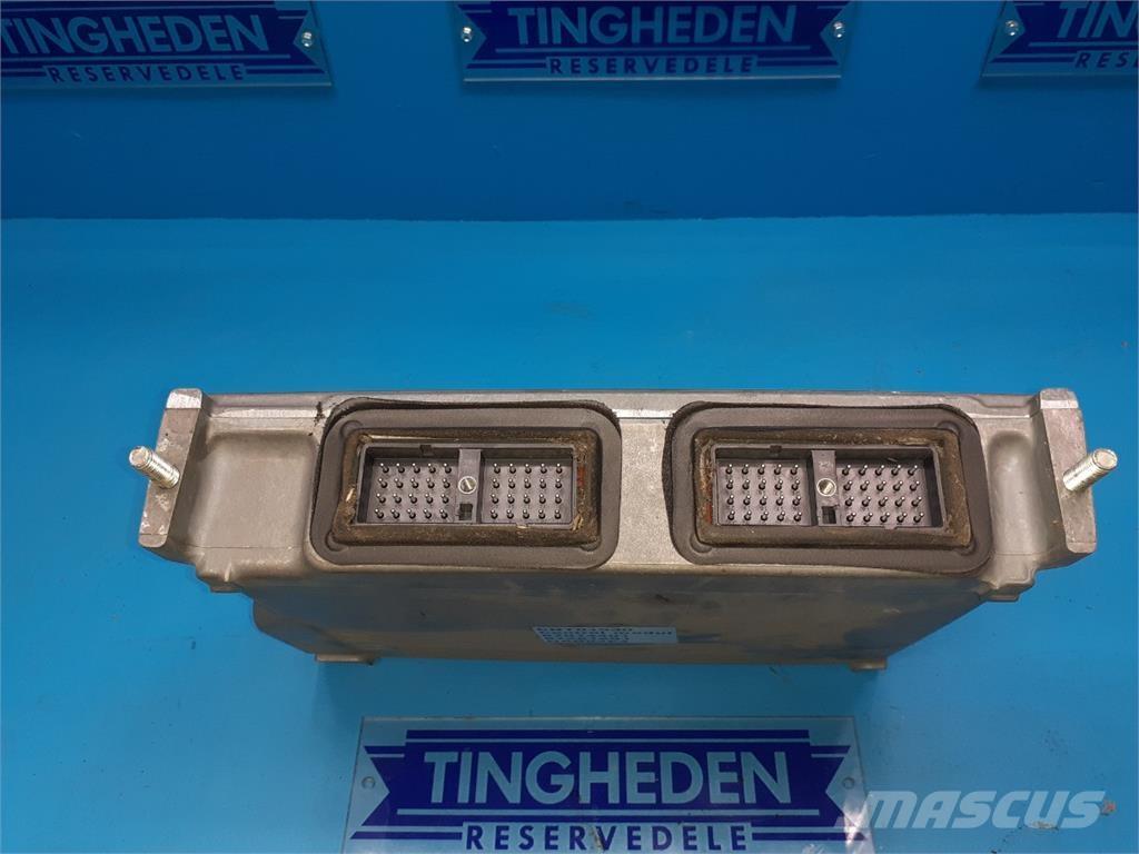 CASE 9230 電子設備