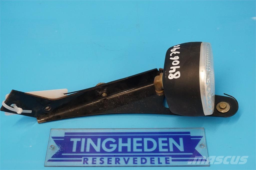 CASE 9230 電子設備