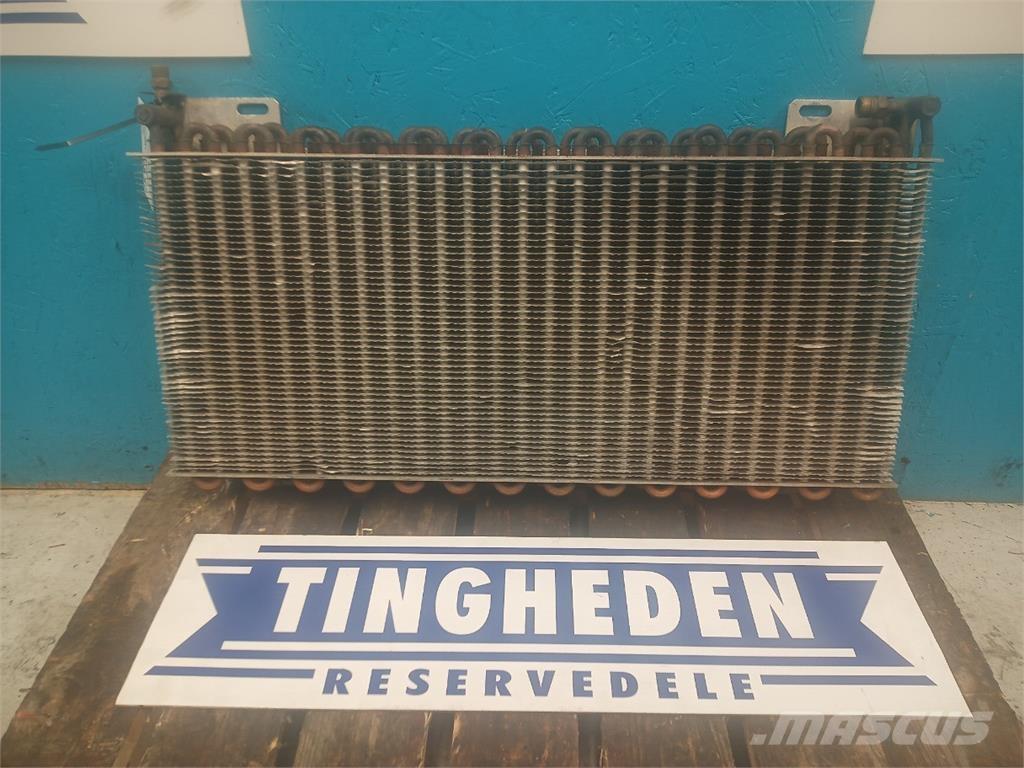 CASE CF80 散熱器/水箱