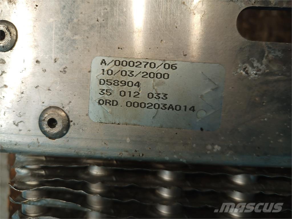 CASE CF80 散熱器/水箱