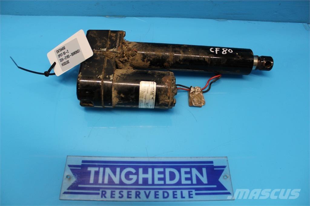 CASE CF80 電子設備