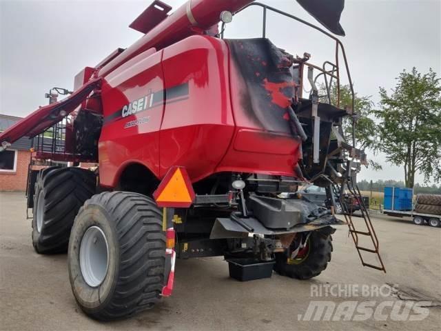 Case IH 8010 聯合收穫機