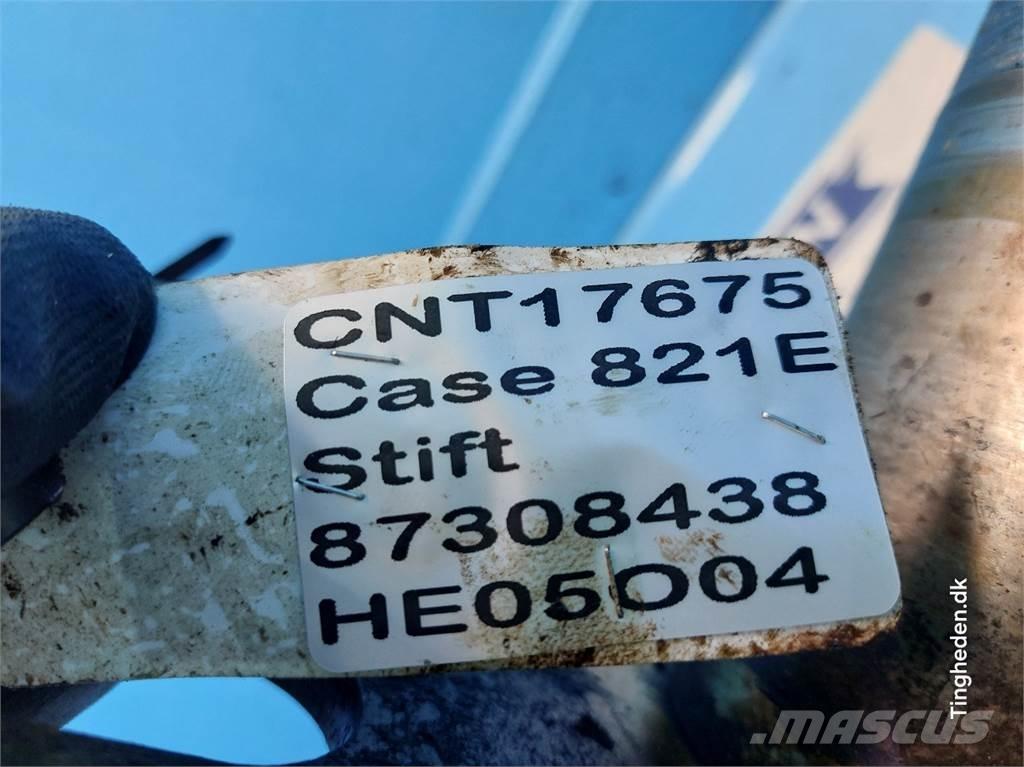 Case IH 821E 吊桿和鏟斗
