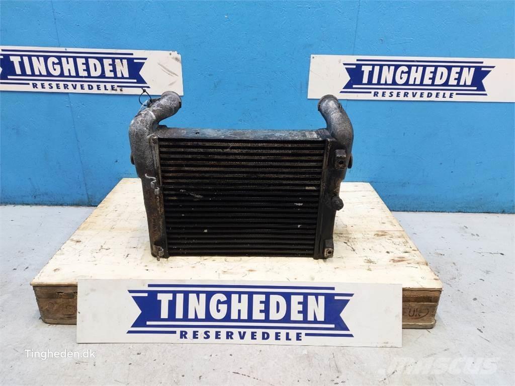 CASE Puma 185 散熱器/水箱