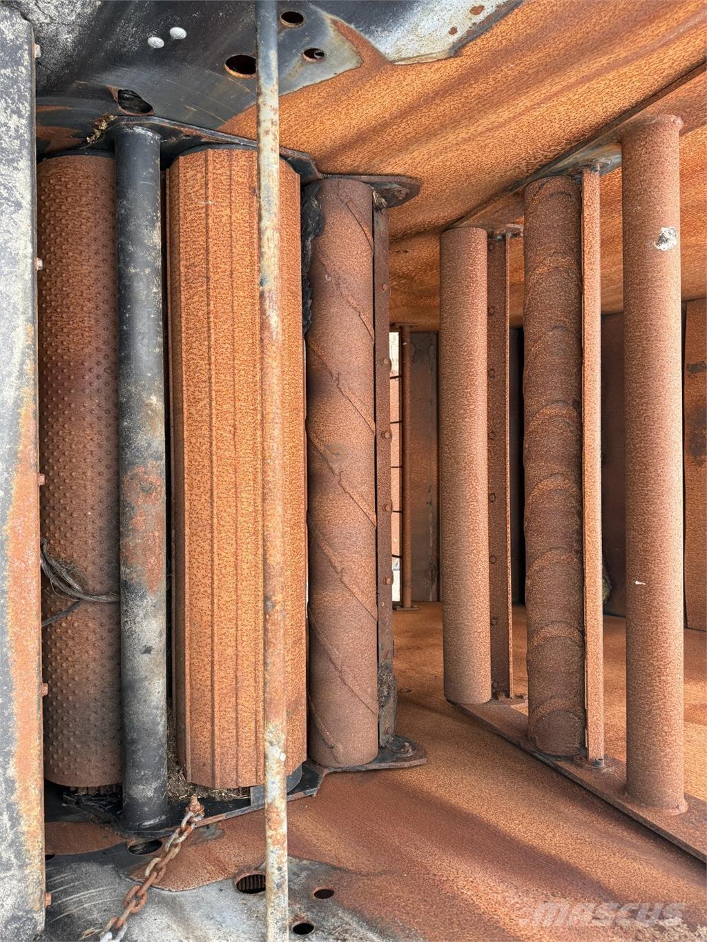 CASE RB464 圓型牧草打包機