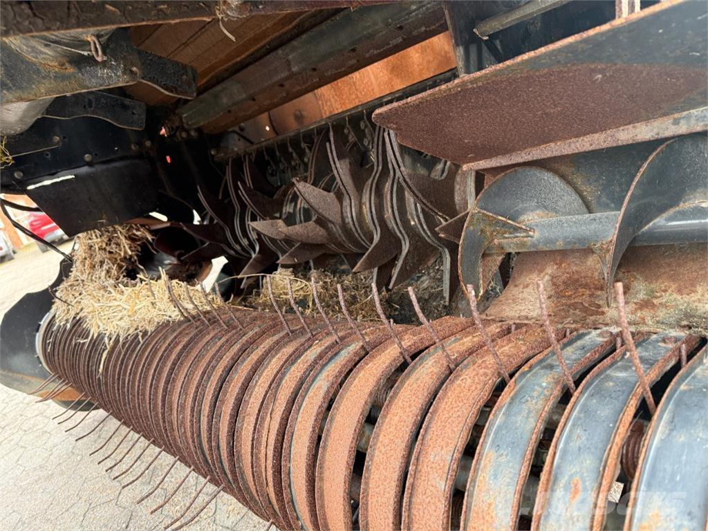 CASE RB464 圓型牧草打包機