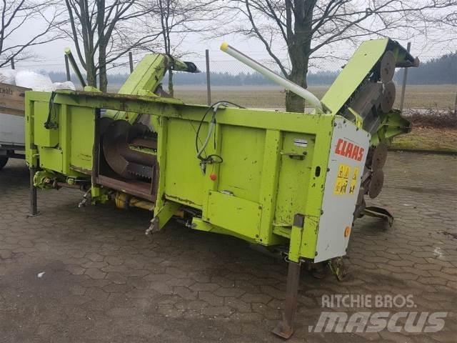 CLAAS 6218 8R 自走式飼料採集機