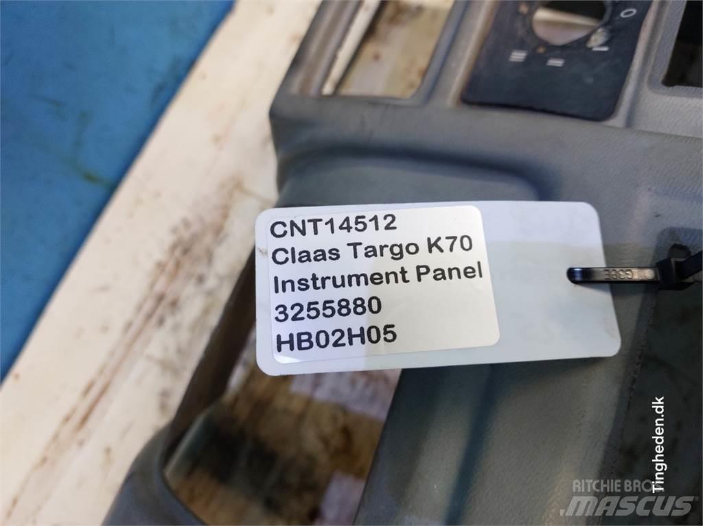 CLAAS Targo K70 駕駛室與內部