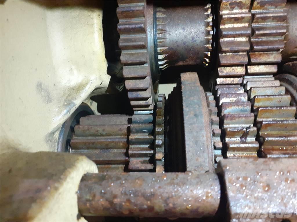 Deutz 4075 傳動裝置