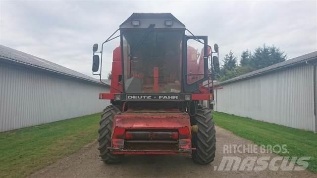 Deutz-Fahr M2680 聯合收穫機