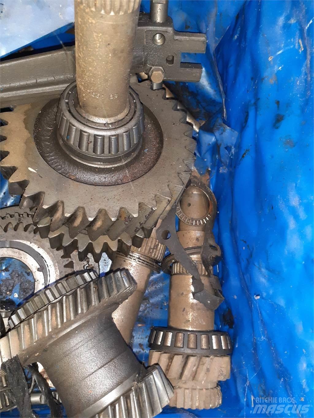 Ford 7710 傳動裝置