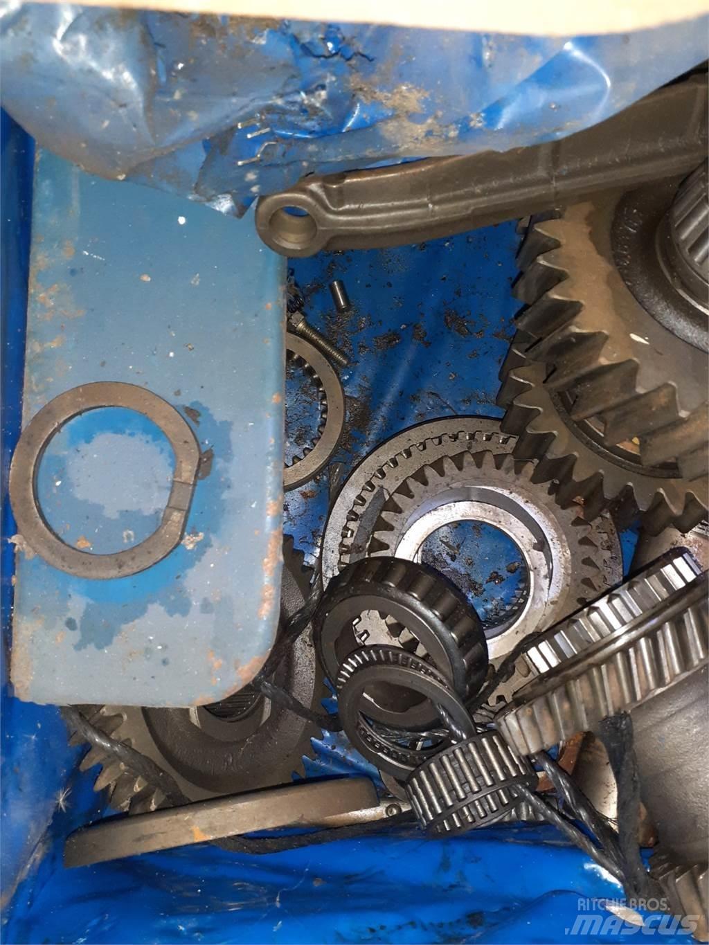 Ford 7710 傳動裝置