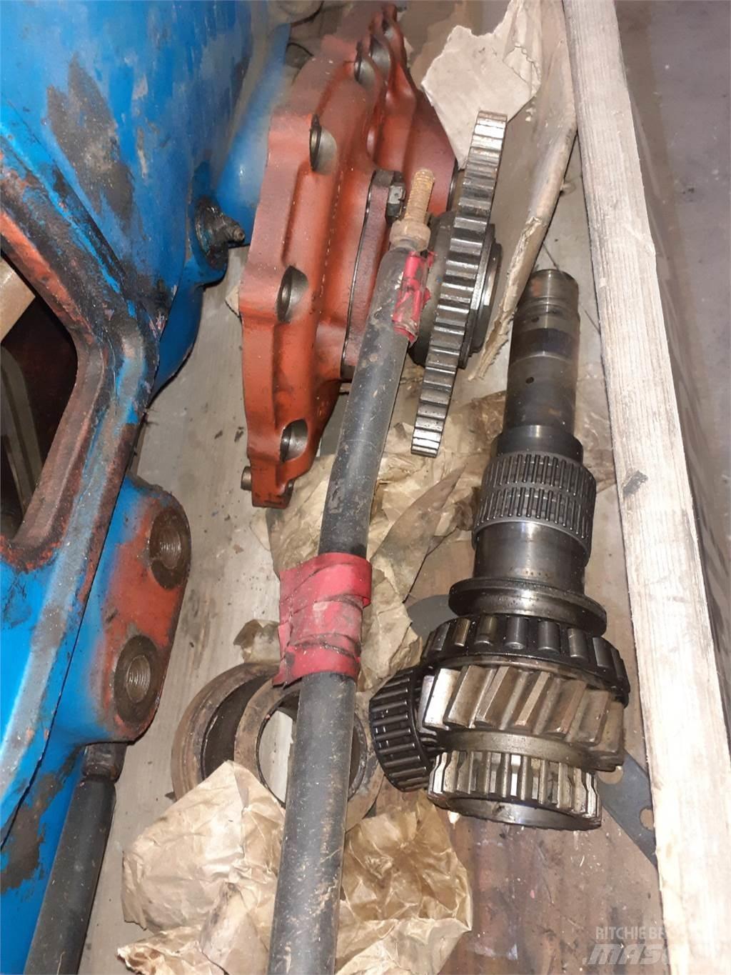 Ford 8210 傳動裝置