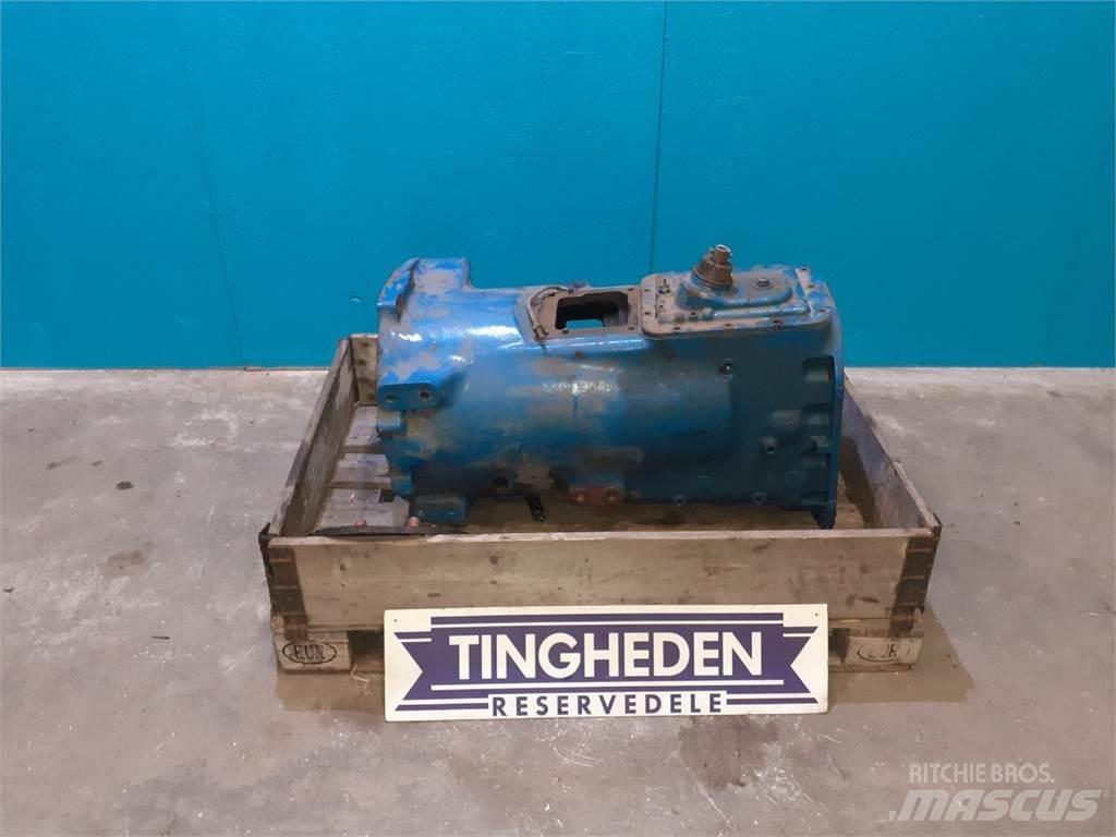 Ford 8210 傳動裝置