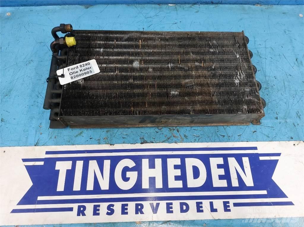 Ford 8240 散熱器/水箱