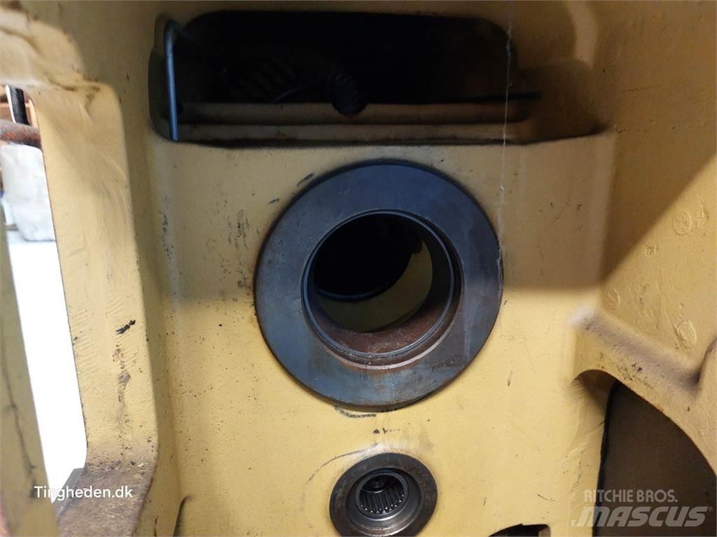 Ford 8870 傳動裝置