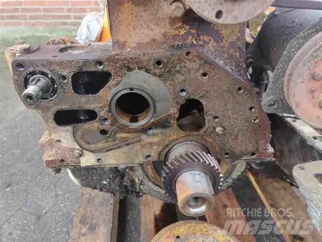 Ford Trader 590E 引擎/發動機