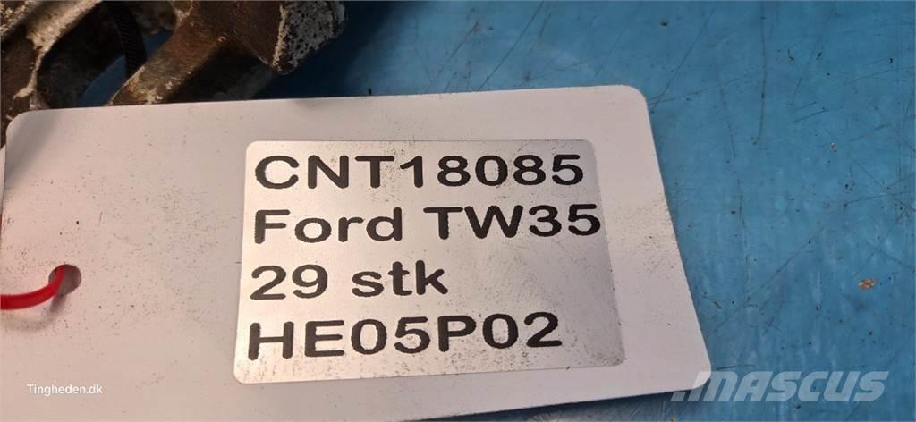 Ford TW35 輪胎、車輪和輪圈