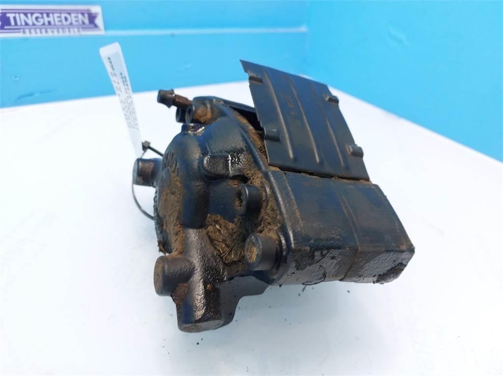 Gehl AL750 軸