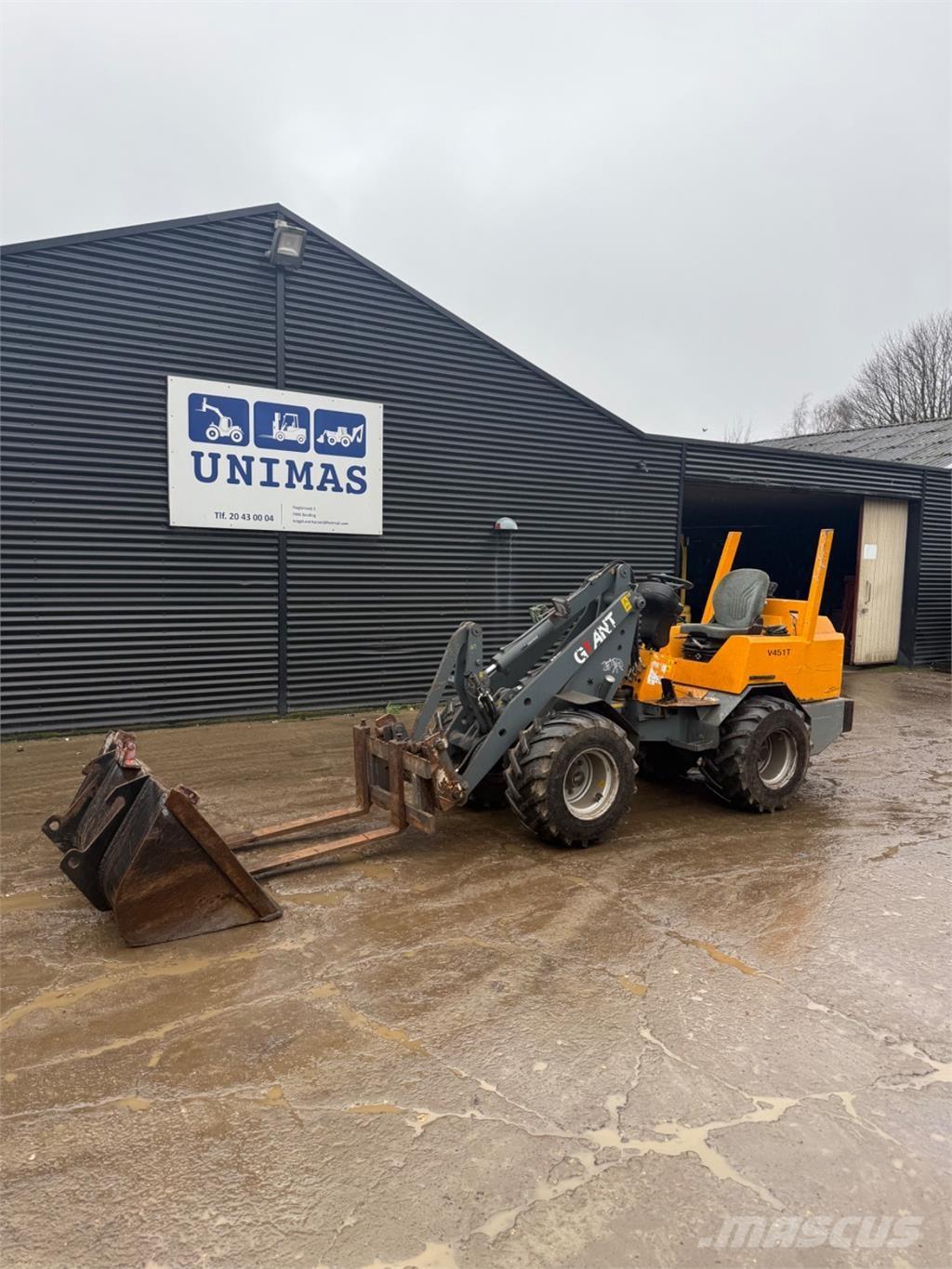 GiANT 451T 小型裝載機
