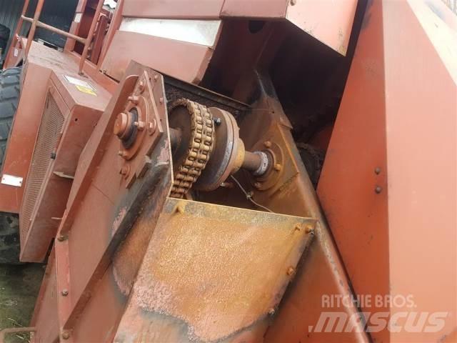 Hesston 4700 方形打捆機