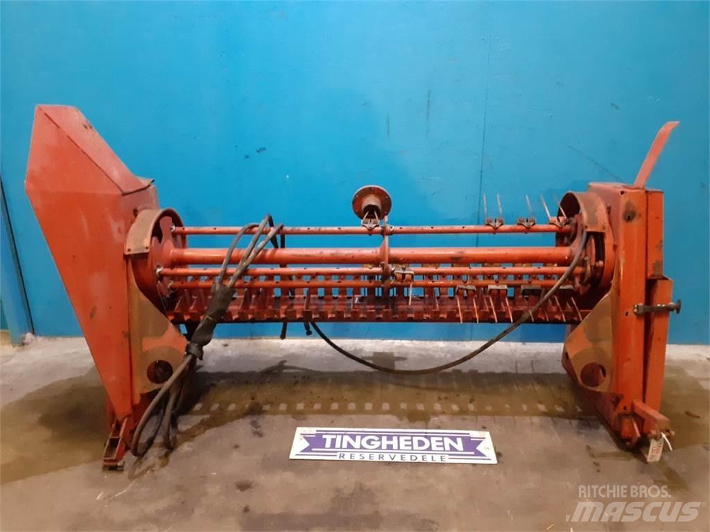 Hesston 4700 其他農業機械