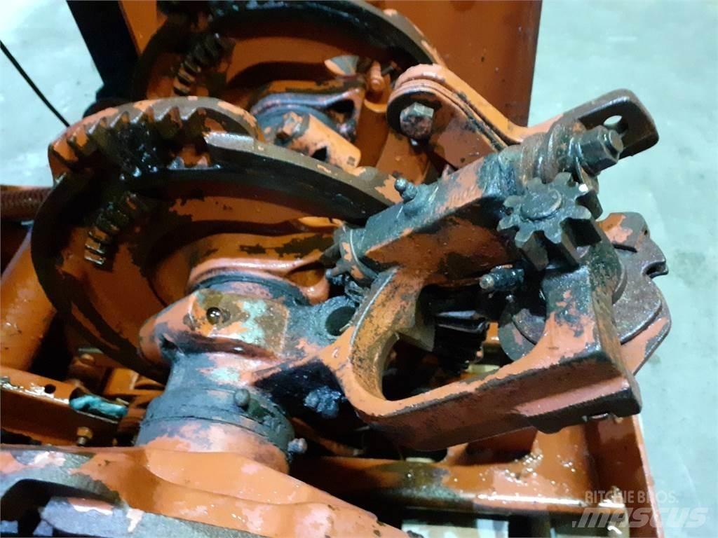 Hesston 4700 其他牧草收穫設備