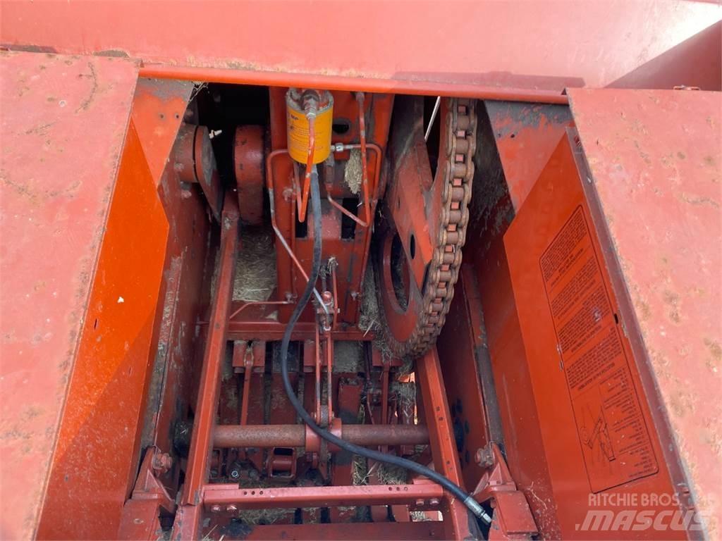 Hesston 4700 方形打捆機