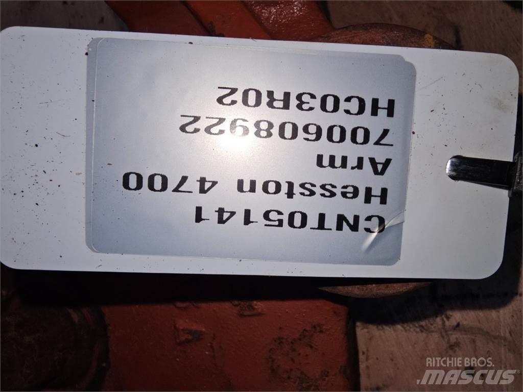 Hesston 4700 貨物鉗車