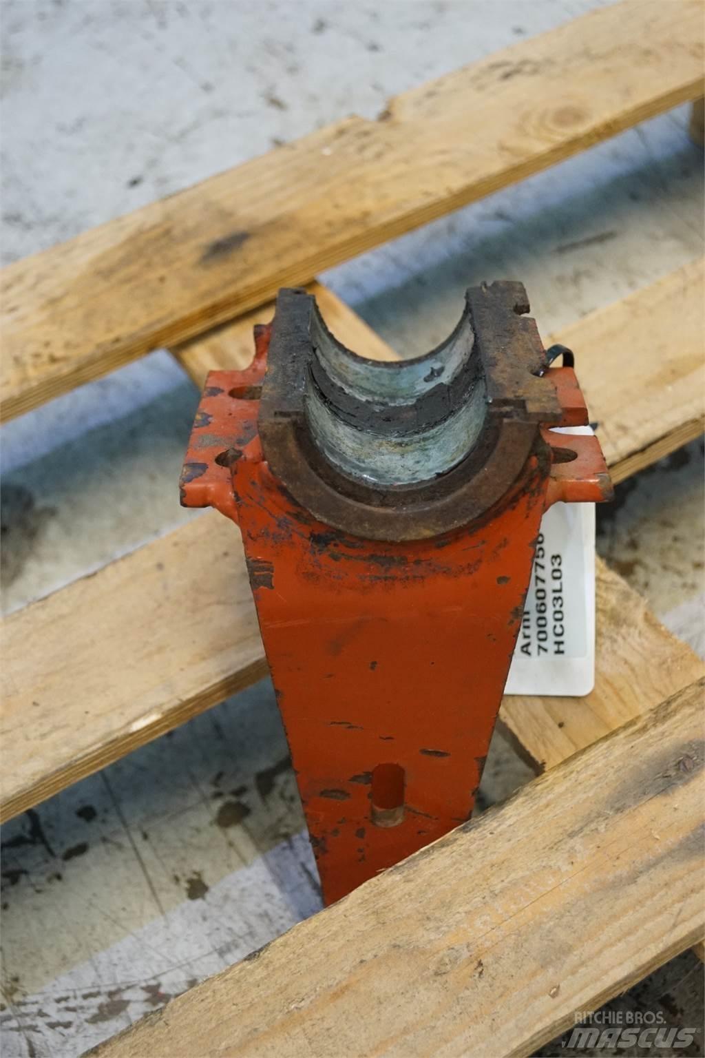 Hesston 4700 其他農業機械